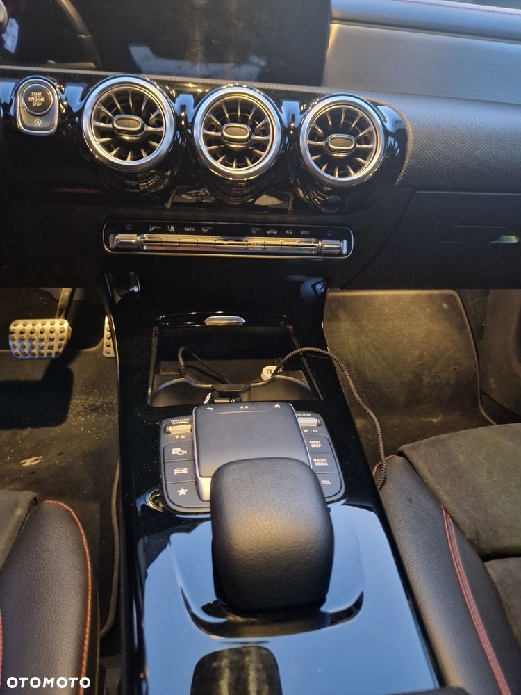 Mercedes-Benz CLA 200 AMG Line 7G-DCT - 6