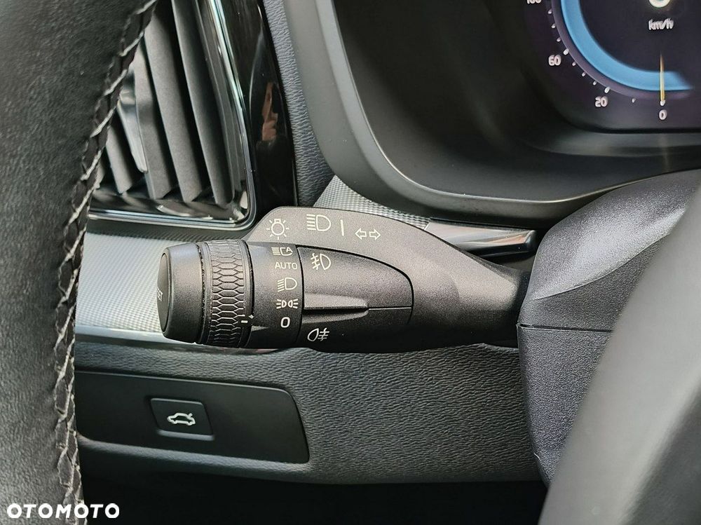 Volvo XC 60 B4 D Ultimate Dark - 26