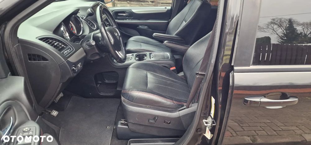 Dodge Grand Caravan - 15