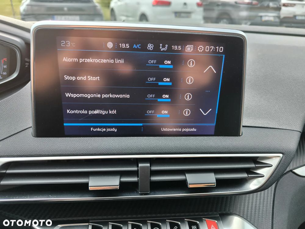 Peugeot 3008 1.6 BlueHDi Style S&S - 22