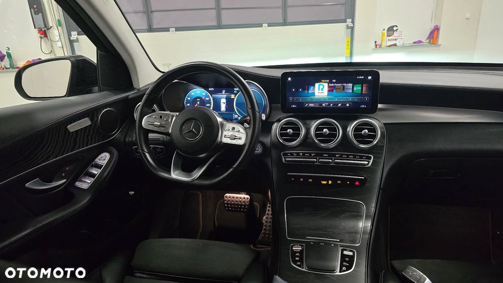 Mercedes-Benz GLC 300 d 4Matic 9G-TRONIC AMG Line Plus - 6