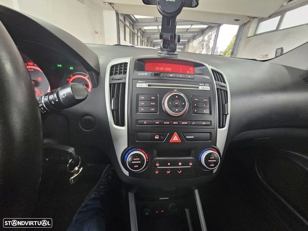 Kia Ceed SW 1.4 CVVT EX ISG - 24