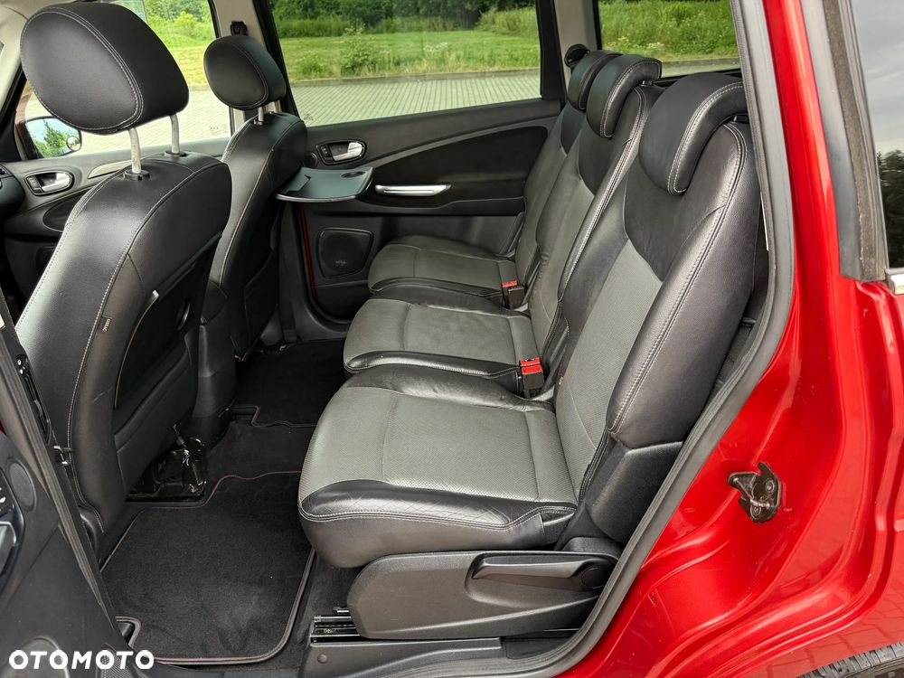 Ford Galaxy 2.0 TDCi Ghia - 11