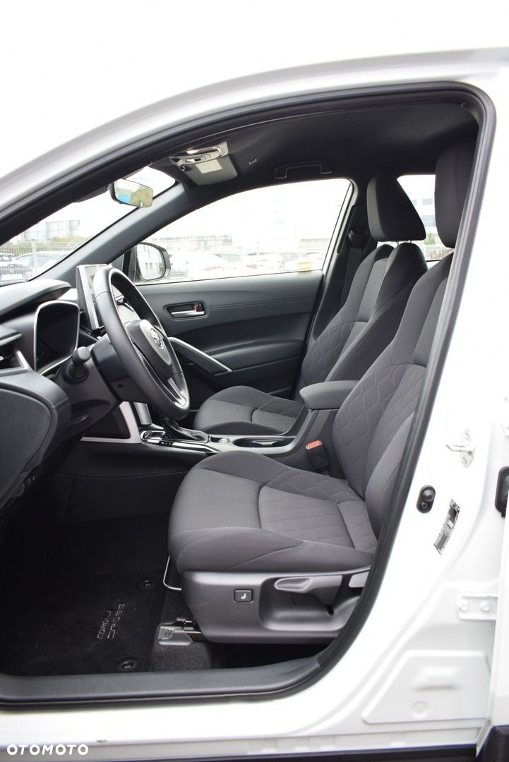 Toyota Corolla Cross 2.0 Hybrid Comfort - 12