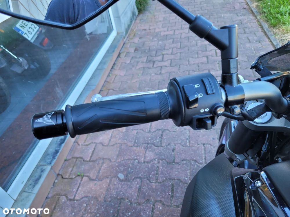 Yamaha MT - 7