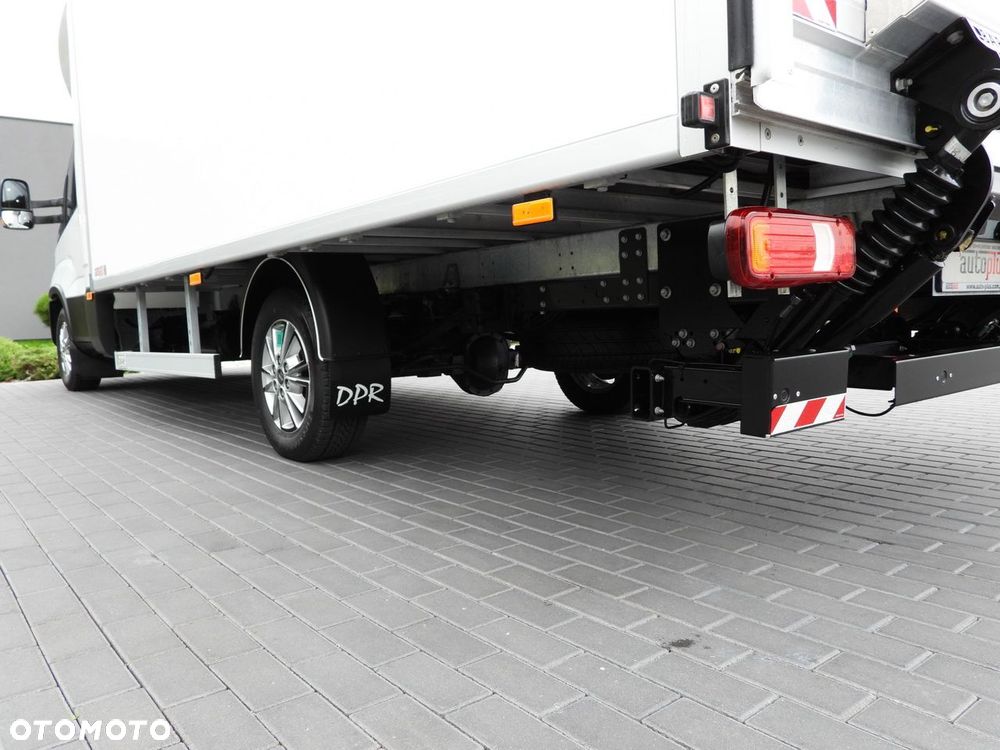 Iveco DAILY 35S18 KONTENER HI-MATIC WINDA 8 PALET TEMPOMAT NAWIGACJA LEDY PNEUMATYKA AUTOMAT HI-MATIC KLIMATYZACJA  180KM - 14