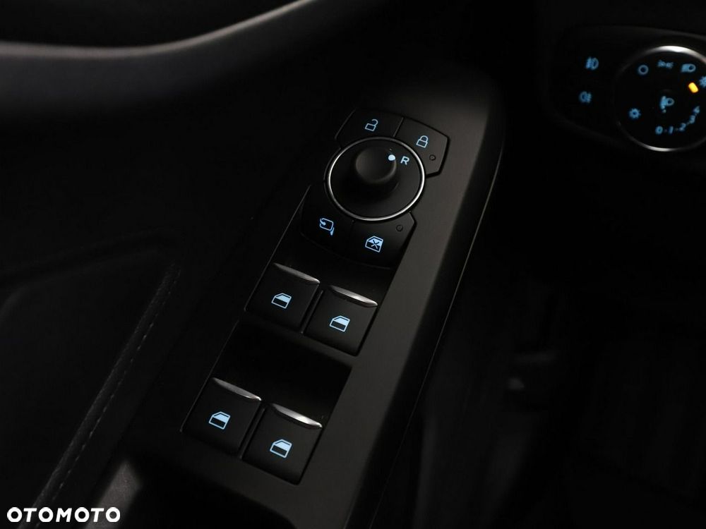 Ford Focus 1.0 EcoBoost Hybrid ST-LINE - 34