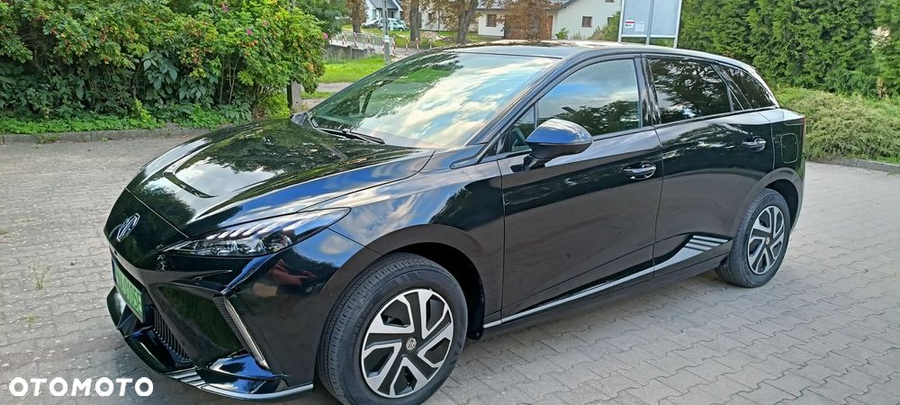 MG 4 Luxury 64 kWh - 29