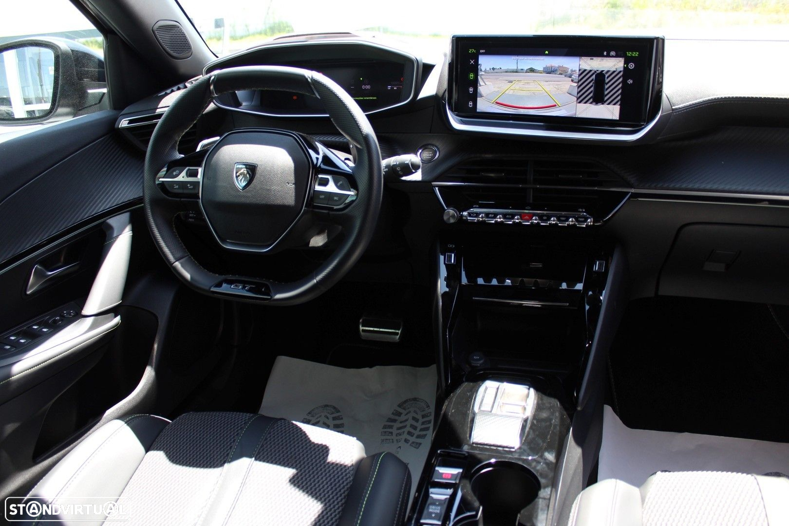 Peugeot 2008 1.2 PureTech GT EAT8 - 14