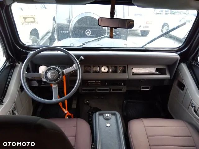 Jeep Wrangler - 14