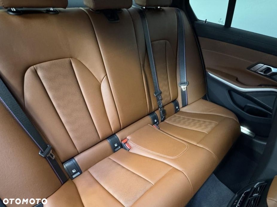 BMW Seria 3 - 21