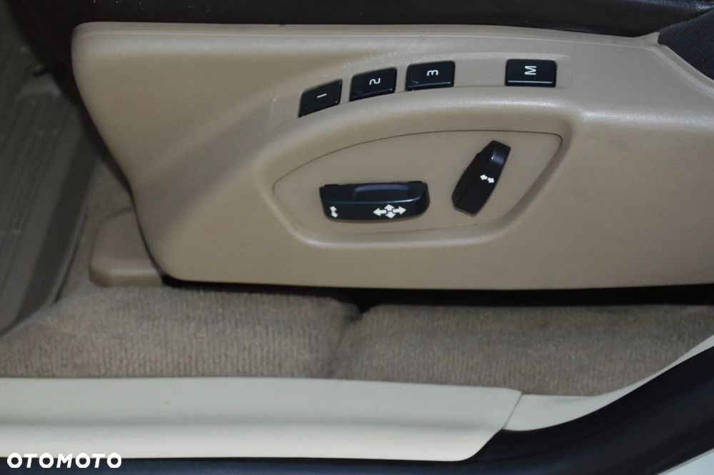 Volvo XC 60 - 22