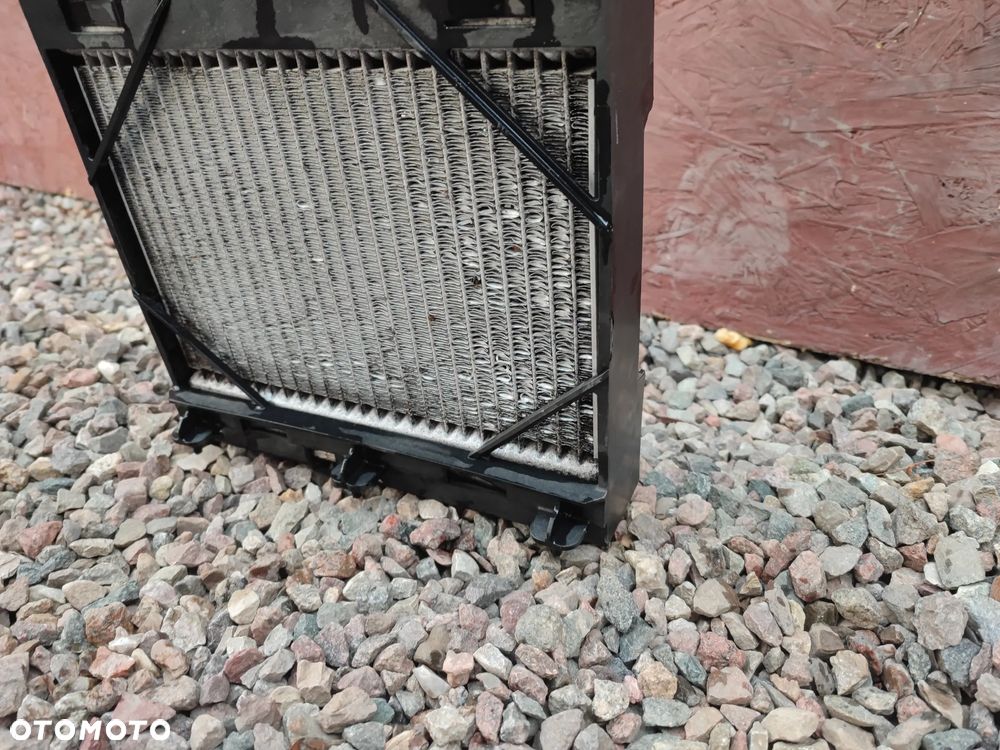 BMW F01 / F01N / F02 / F02N / F06 / F07 / F10 / F10N / F11 / F12 / F13 ORYGINALNA DODATKOWA CHŁODNICA WODY BEHR + STELAŻ / MOCOWANIE O NR.  1711 7 802 662 OEM SPRAWNA W 100% - 3