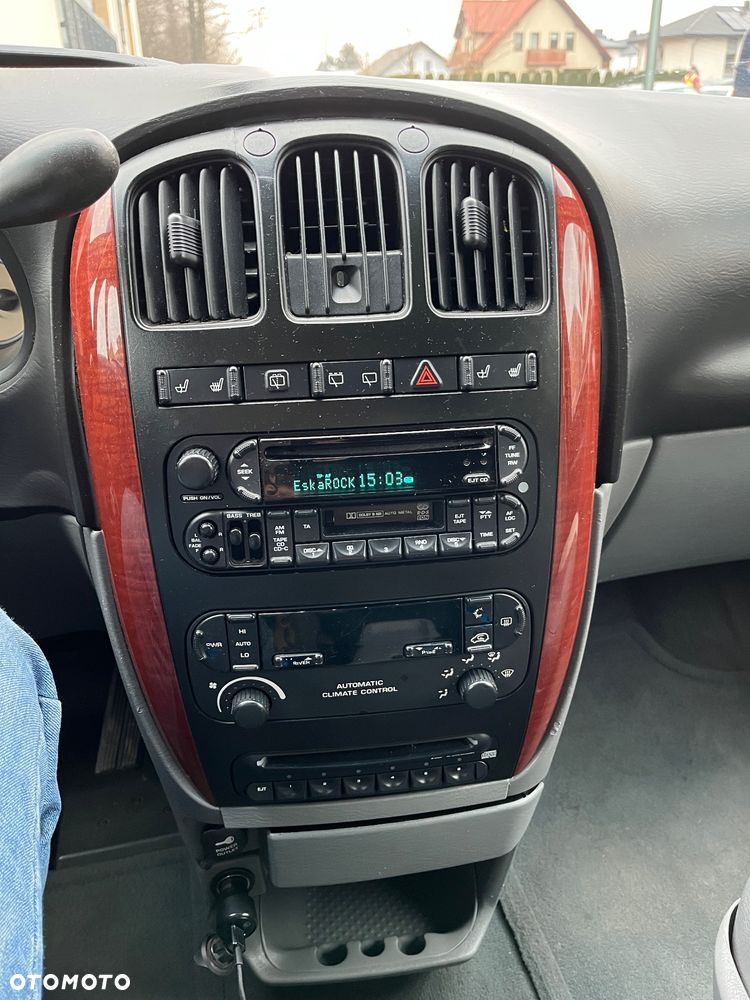 Chrysler Grand Voyager 2.8 CRD LX - 21