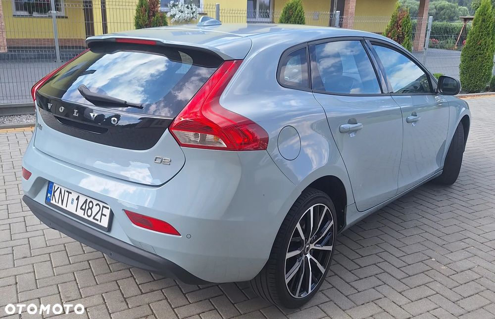 Volvo V40 D2 Momentum - 2
