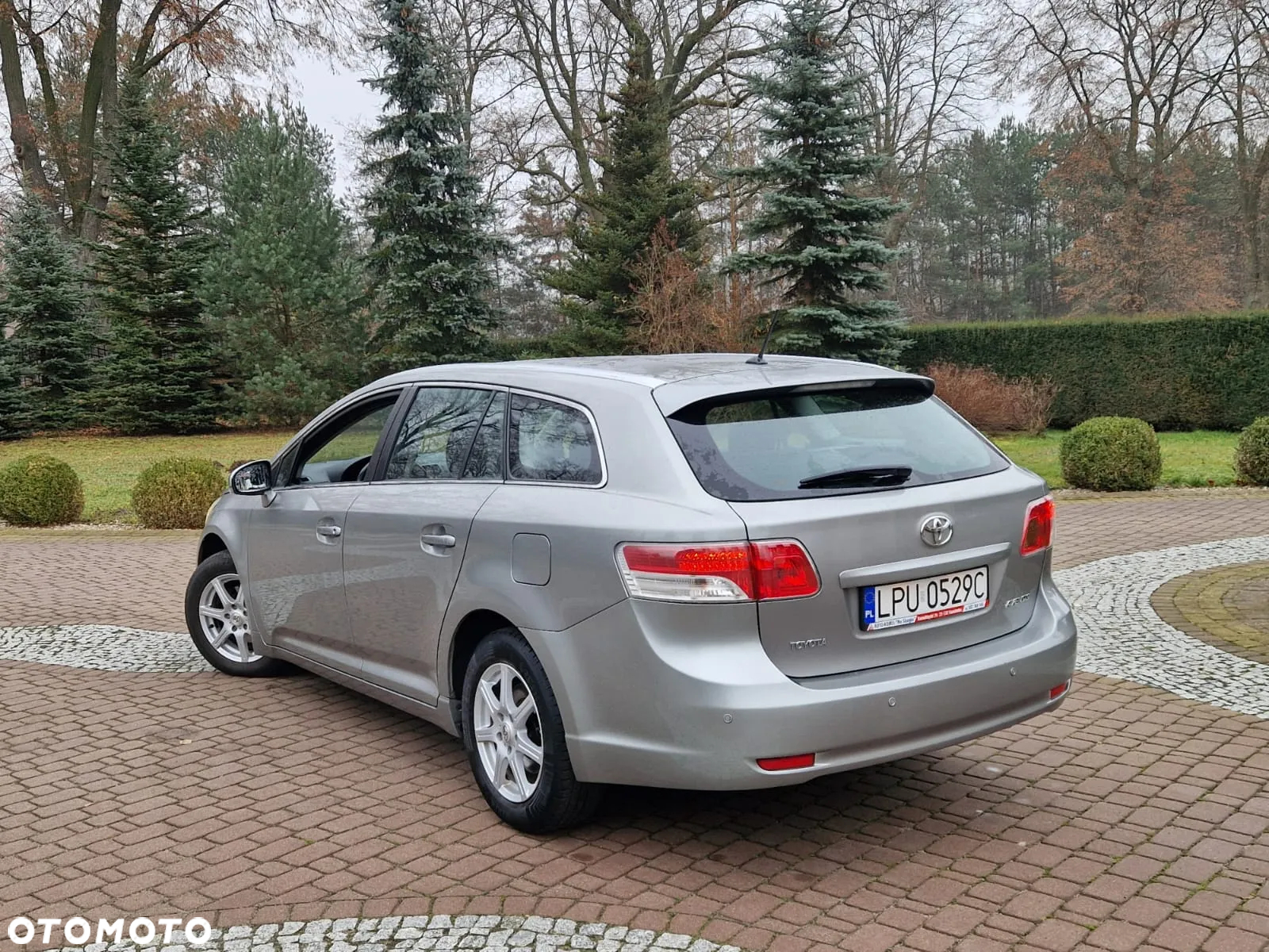 Toyota Avensis - 14