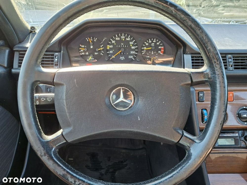 Mercedes-Benz Klasa E 200 - 15