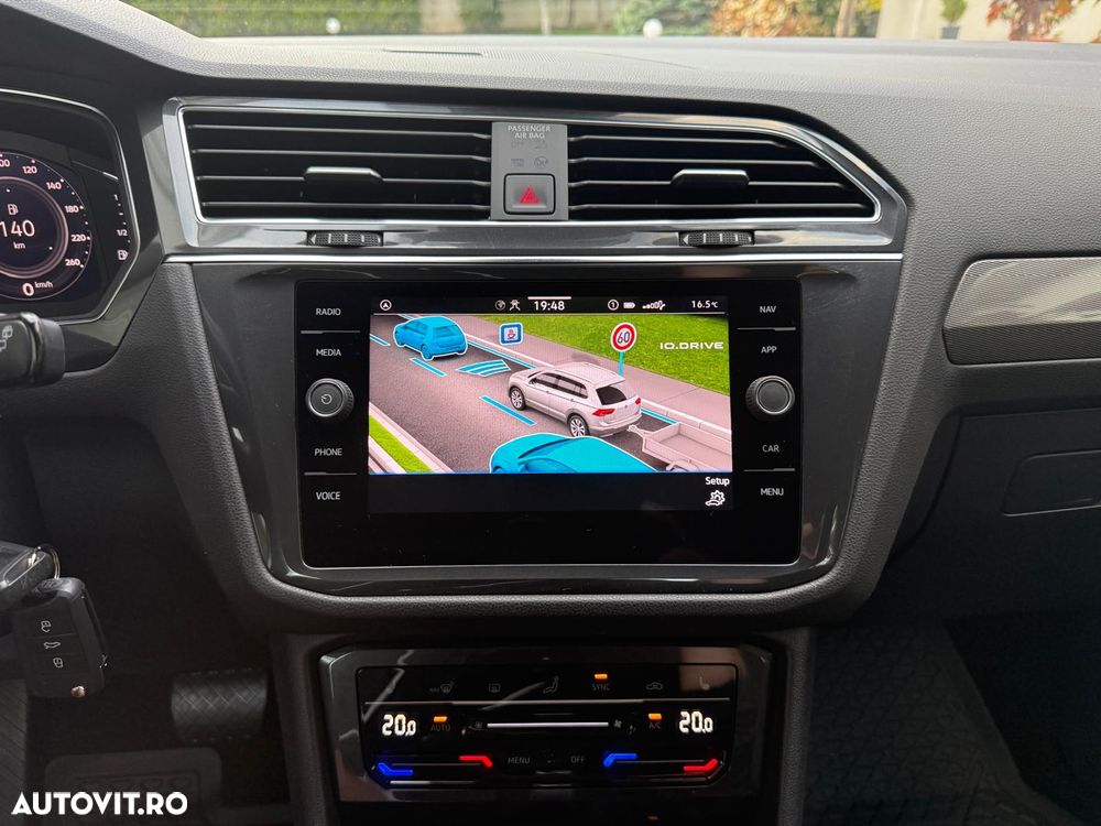 Volkswagen Tiguan - 24