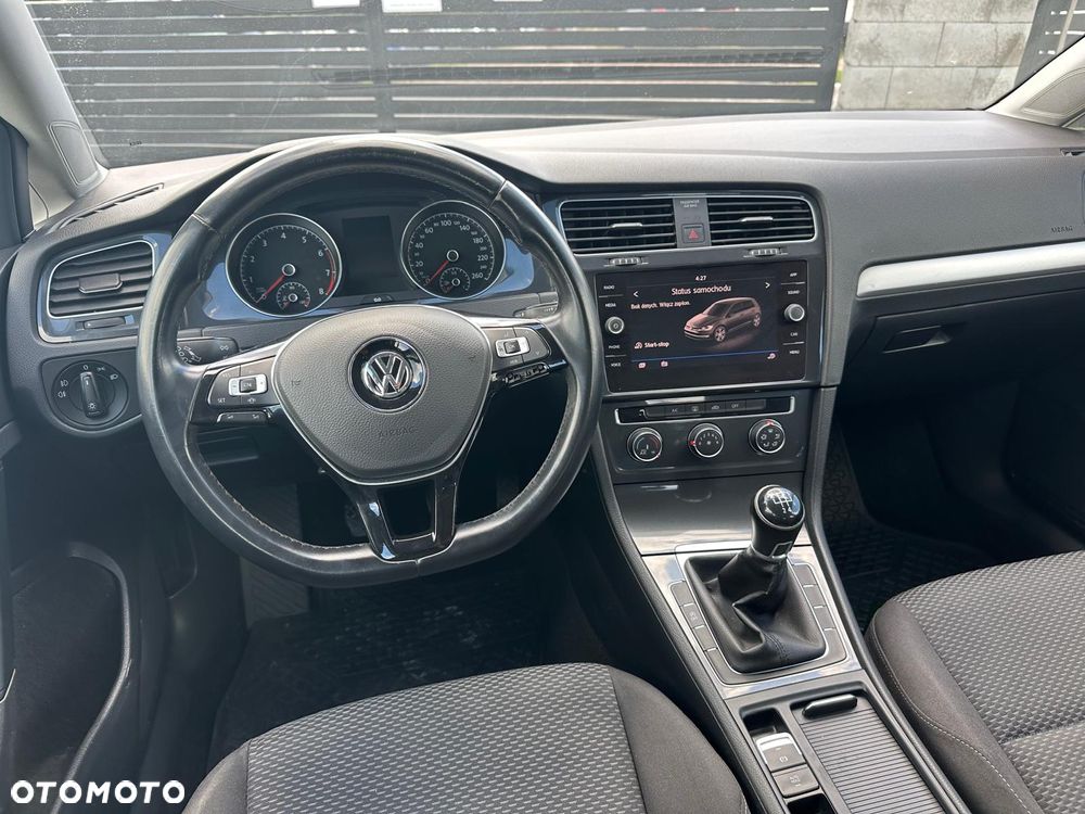 Volkswagen Golf - 11