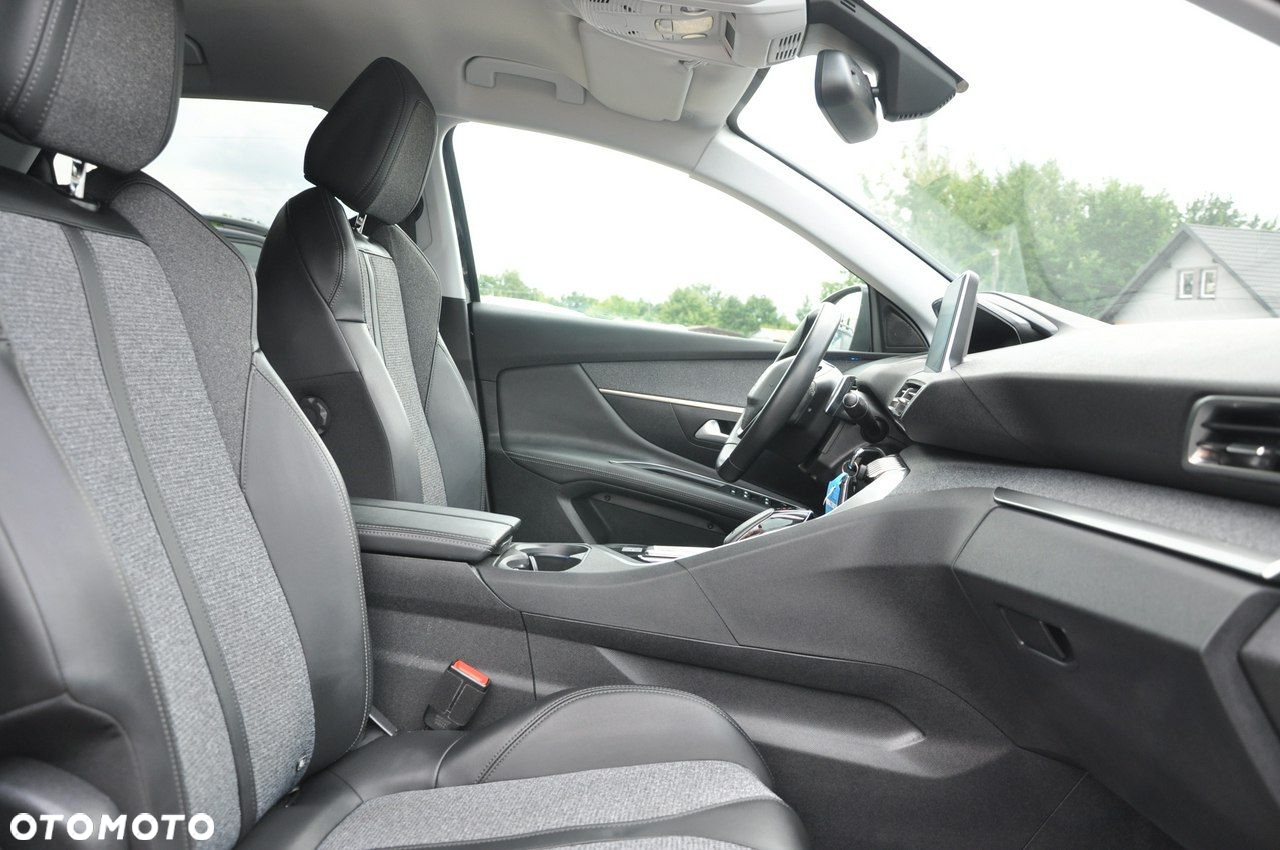 Peugeot 3008 1.2 PureTech Allure Pack S&S EAT8 - 23
