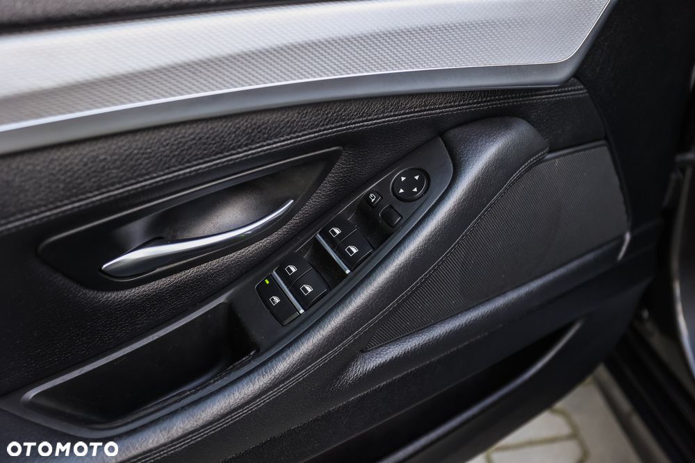 BMW Seria 5 520d Blue Performance - 14