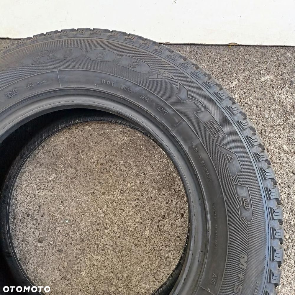 Opona 215/70/16 Goodyear Vector 4Seasons (E6685) - 2