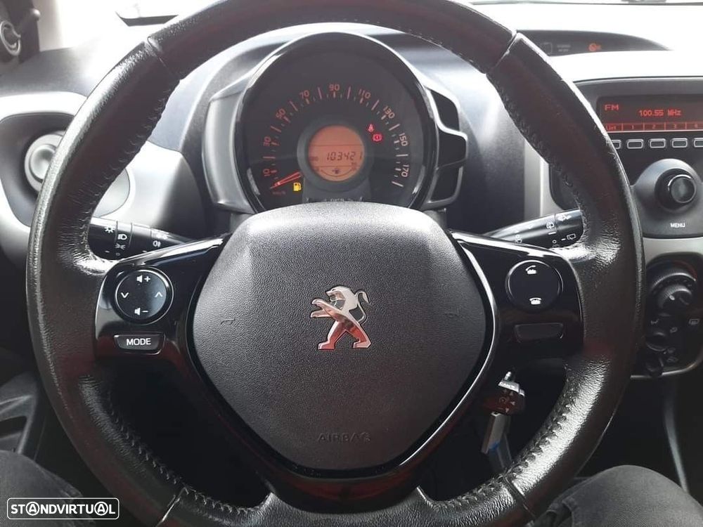 Peugeot 108 1.2 PureTech Top! Allure - 11