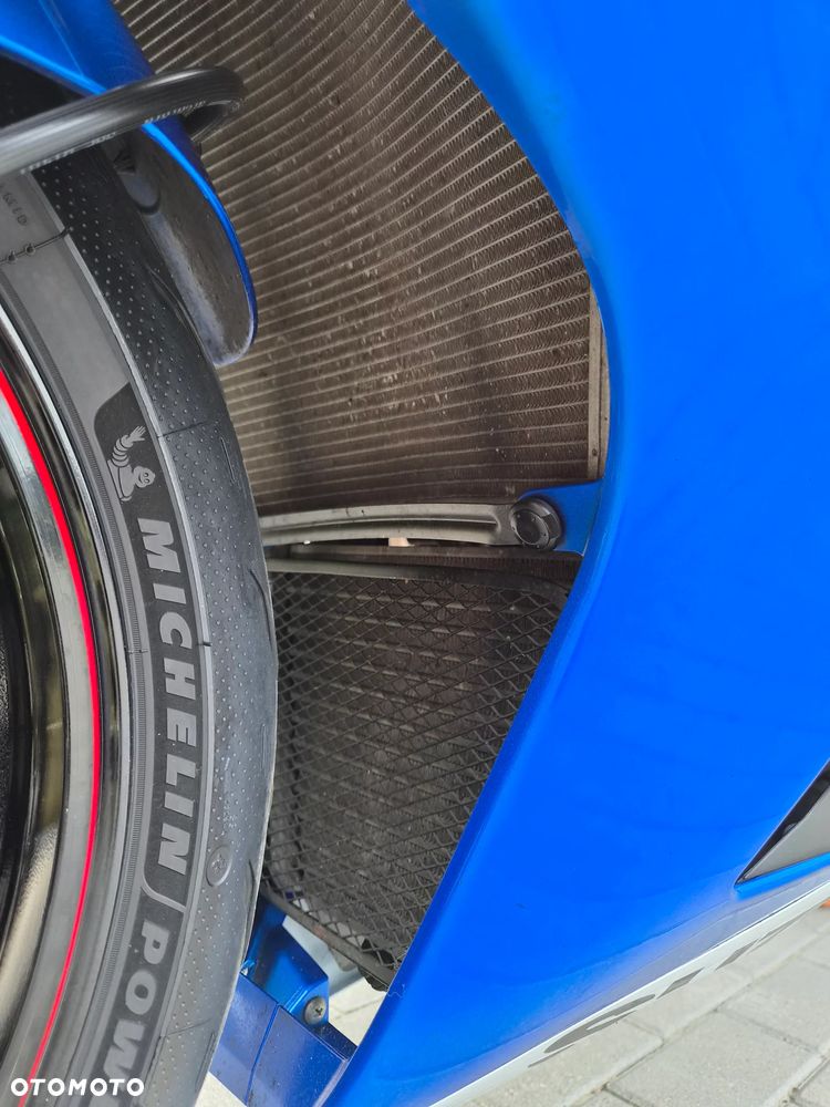 Suzuki GSX-R - 19