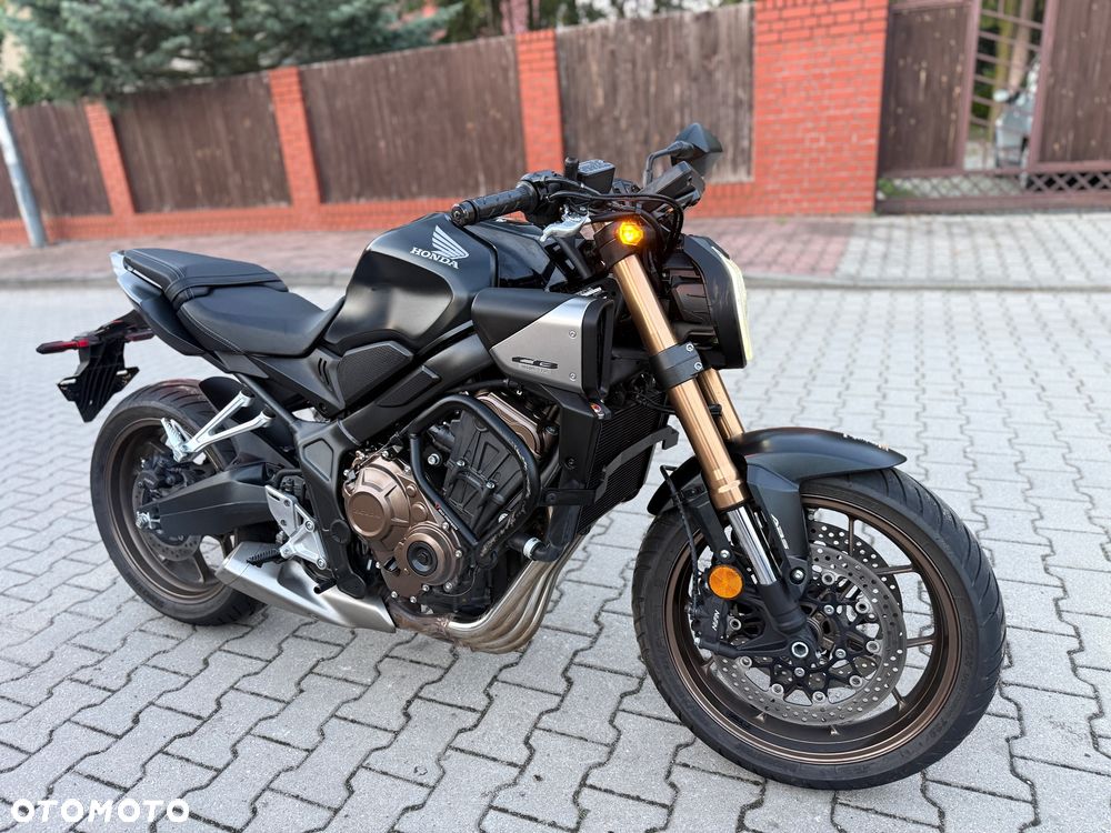 Honda CB - 1