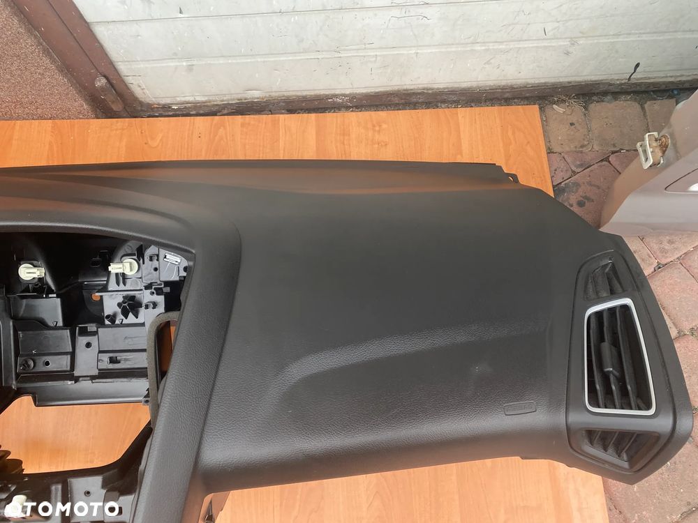DESKA KONSOLA KOKPIT PODUSZKA FORD FOCUS MK3 FL LIFT - 10