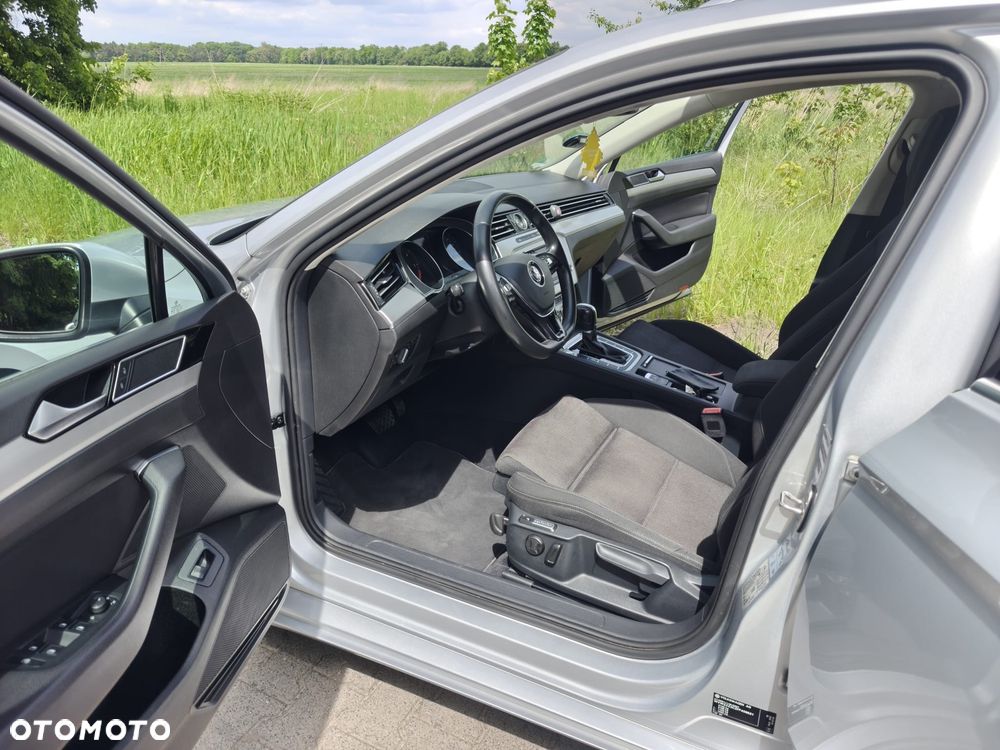 Volkswagen Passat - 14