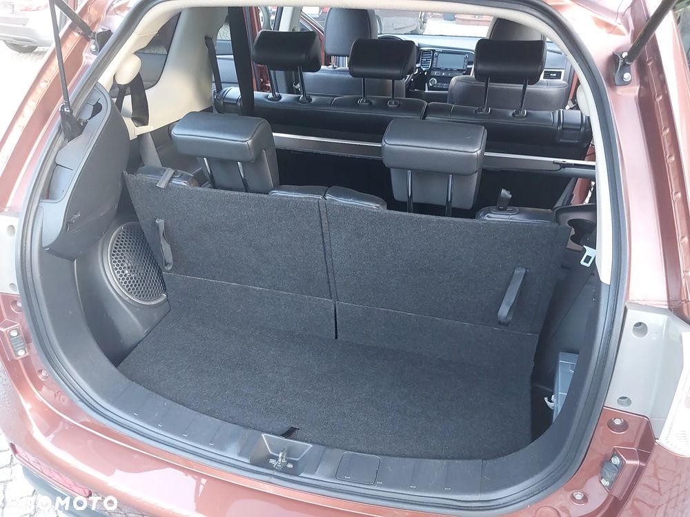 Mitsubishi Outlander 2.2 DI-D 4WD Diamant Edition - 28