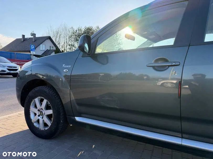 Peugeot 4007 - 13