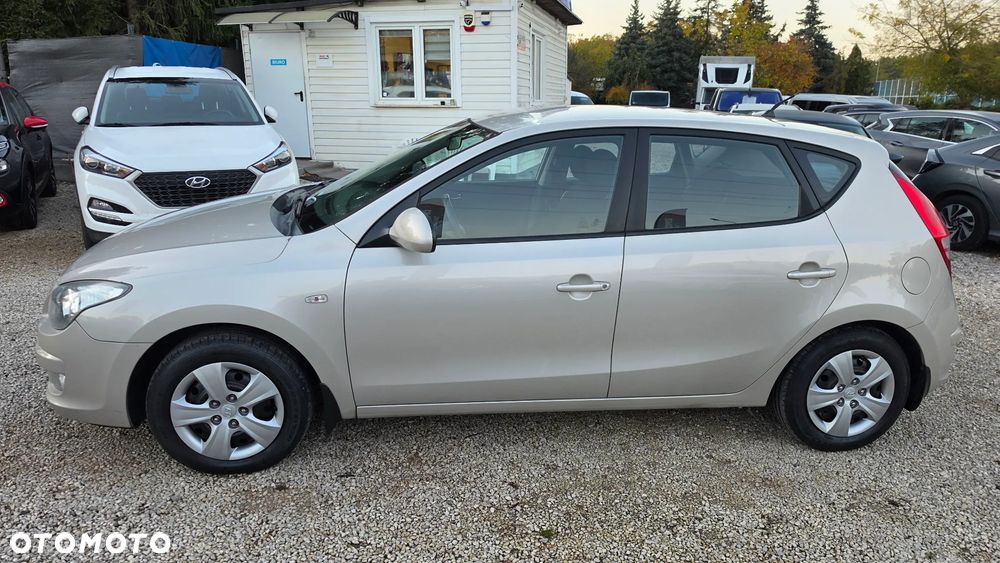 Hyundai i30 1.4 Comfort EU5 - 6