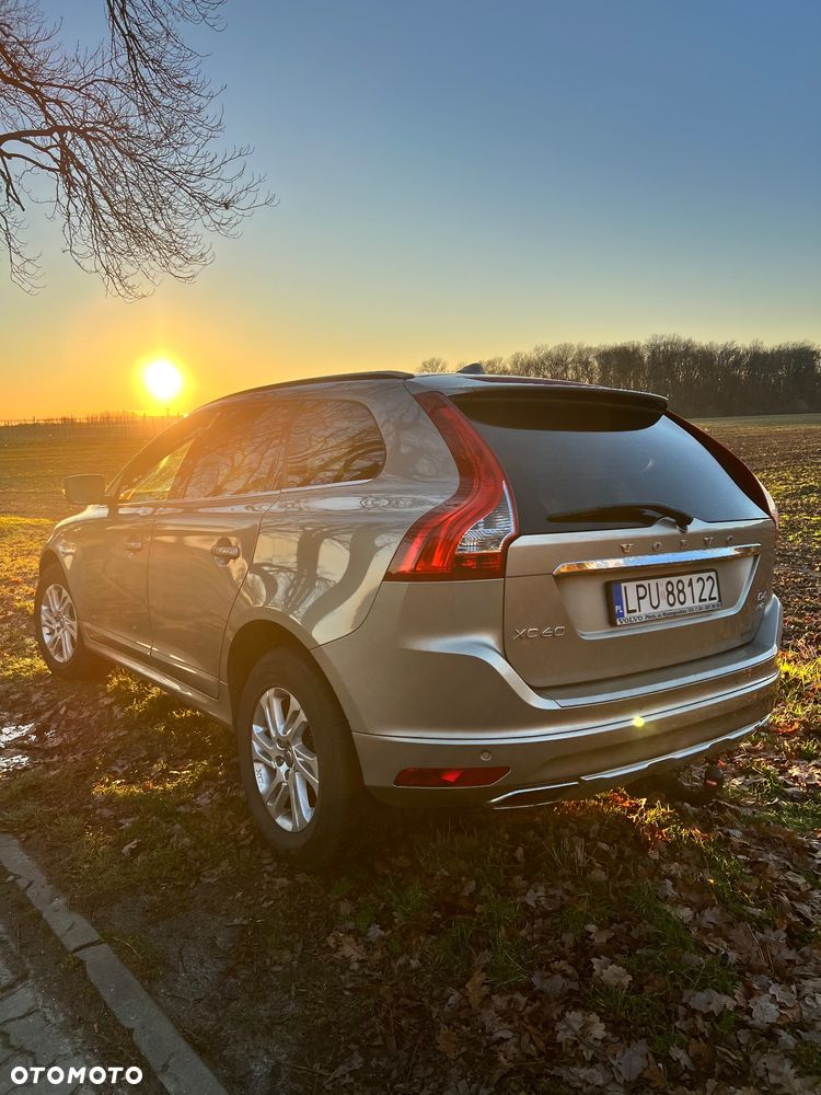 Volvo XC 60 D4 AWD Momentum - 4