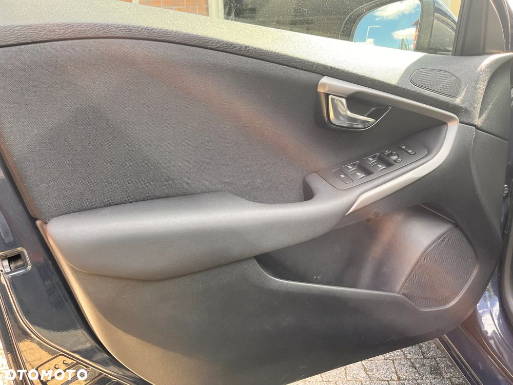 Volvo V40 D2 Momentum - 20