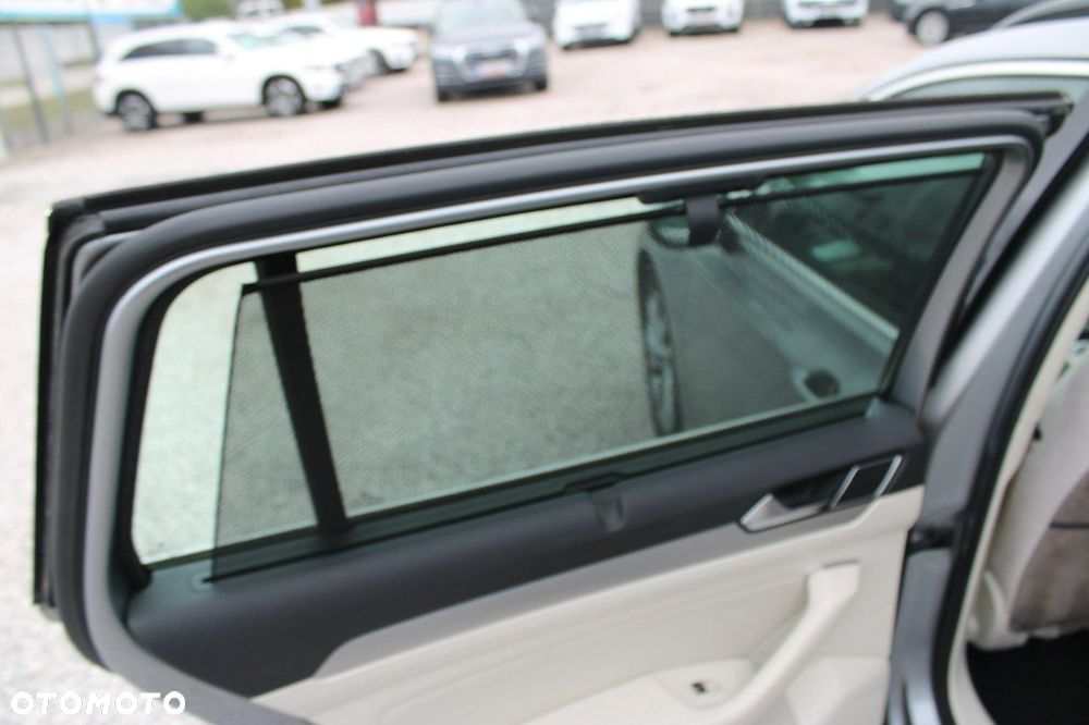 Volkswagen Passat - 13