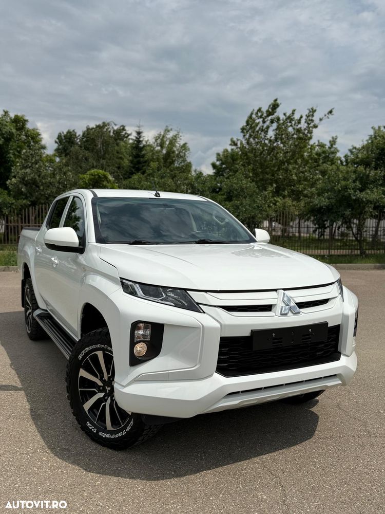 Mitsubishi L200 Double Cab 2.2 DI-D M/T Instyle - 9