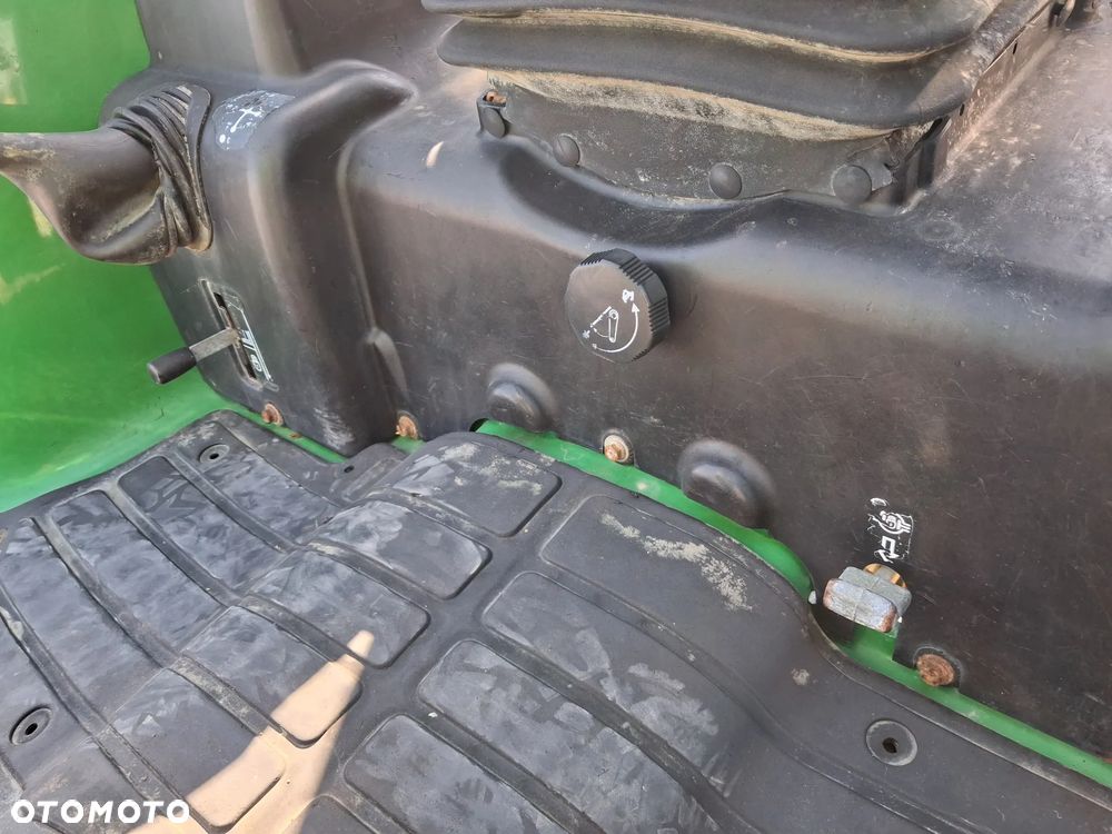 John Deere 4520 - 15