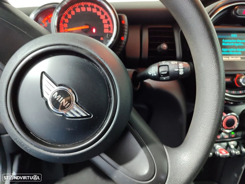 MINI 3 Portas One D - 31