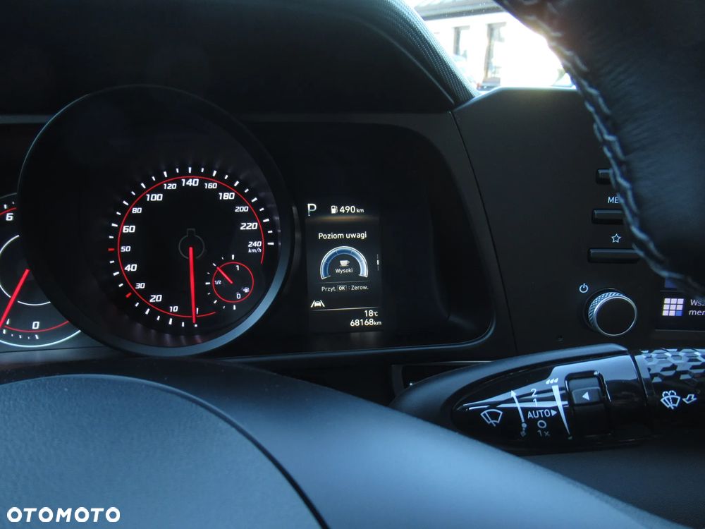 Hyundai Elantra 1.6 Smart CVT - 28