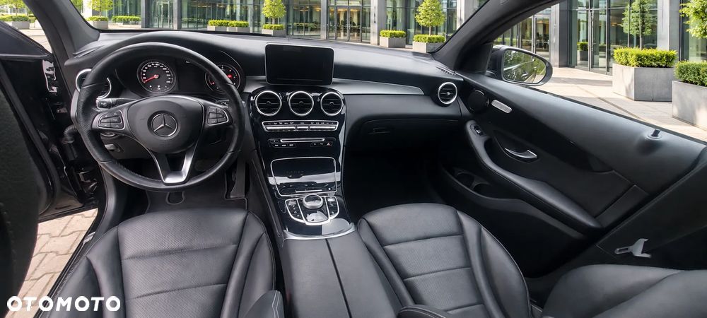 Mercedes-Benz GLC - 12