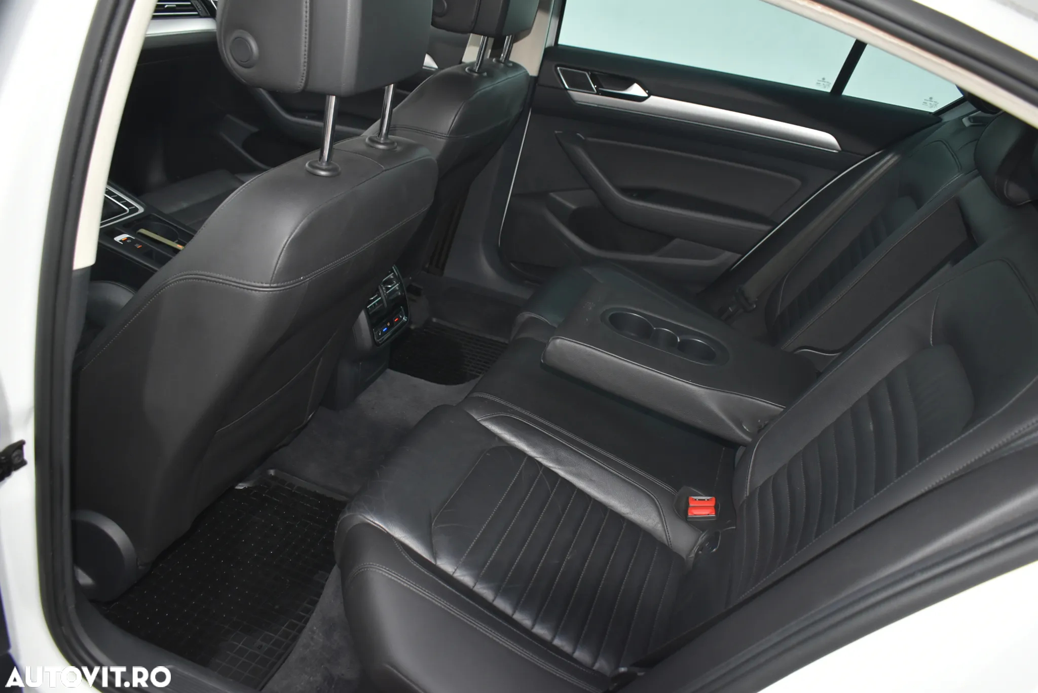 Volkswagen Passat 2.0 TDI DSG Comfortline - 12