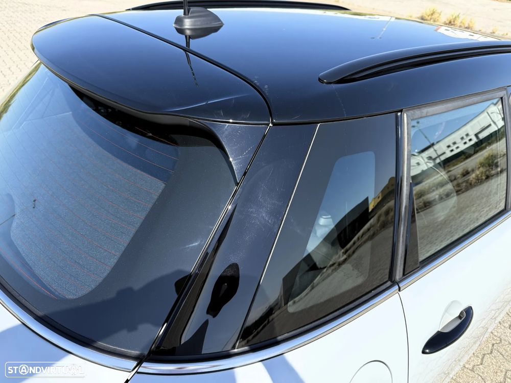 MINI 5 Portas Cooper Premium Plus JCW Auto - 24