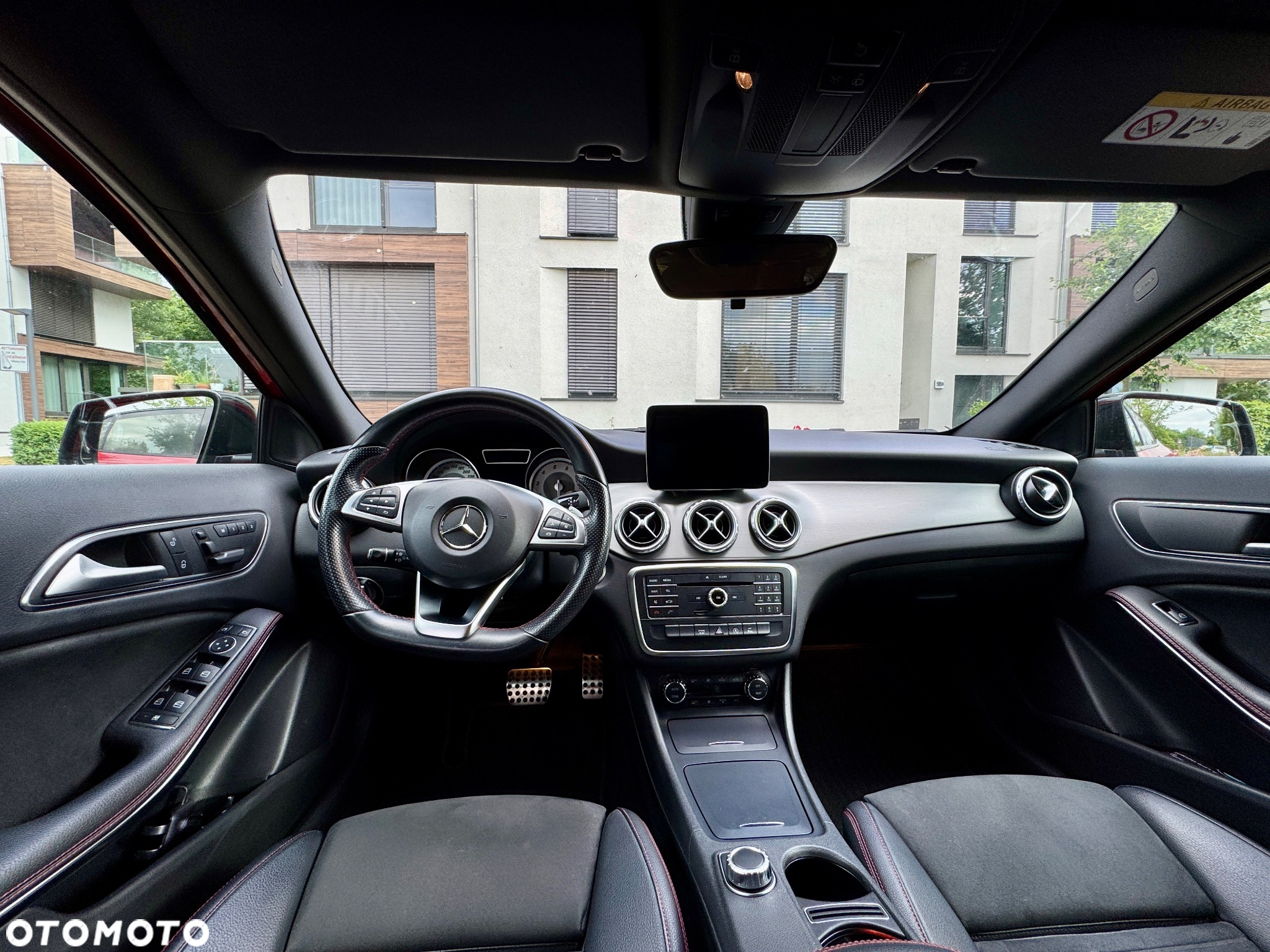 Mercedes-Benz GLA - 12