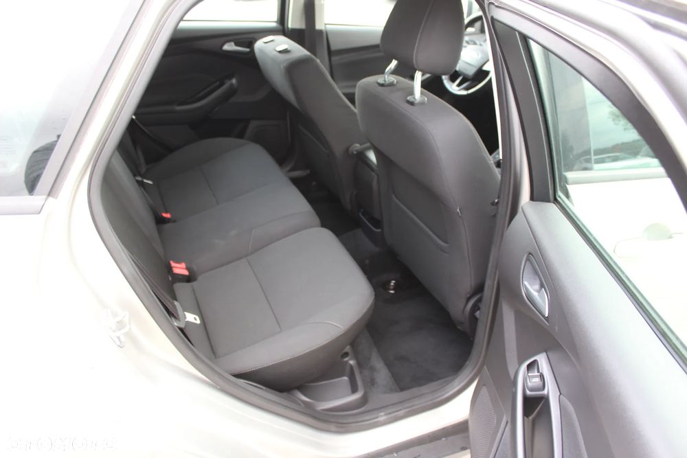 Ford Focus 1.6 TDCi ECOnetic 88g Start-Stopp-System Titanium - 36