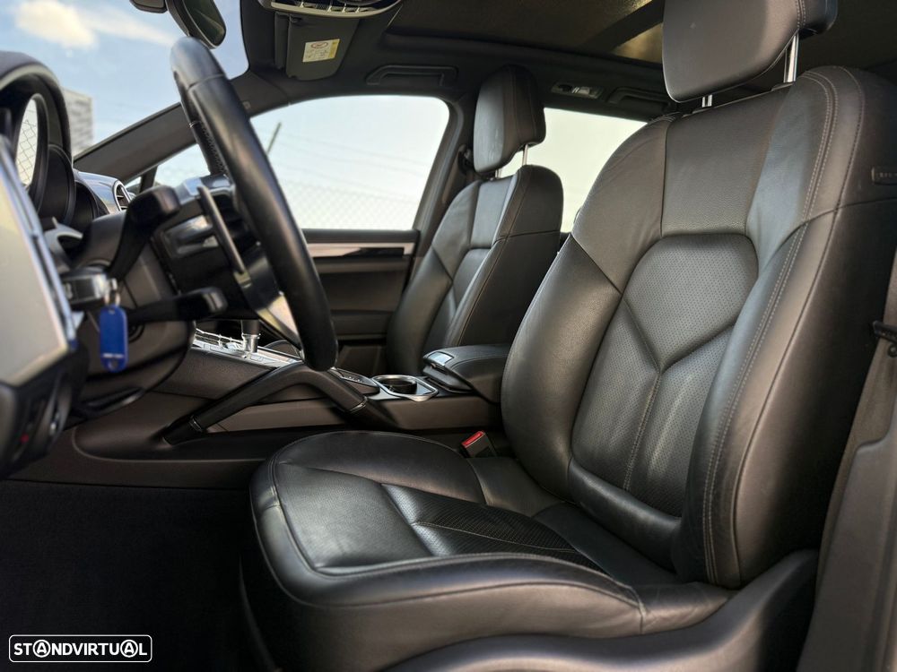 Porsche Cayenne Platinum Edition - 24