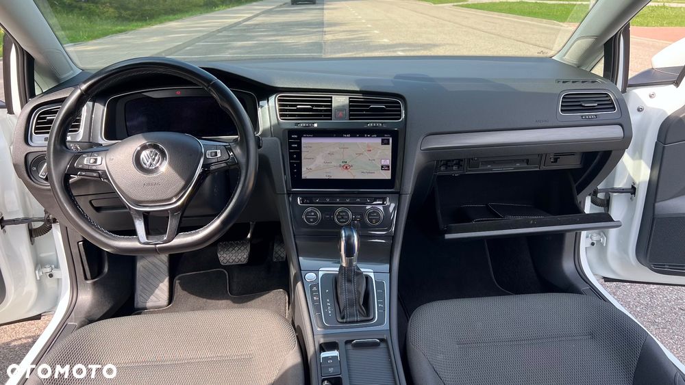 Volkswagen Golf - 20