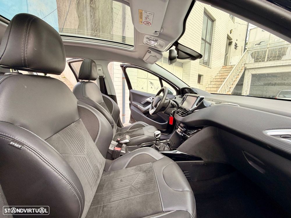 Peugeot 2008 1.2 PureTech Crossway - 28