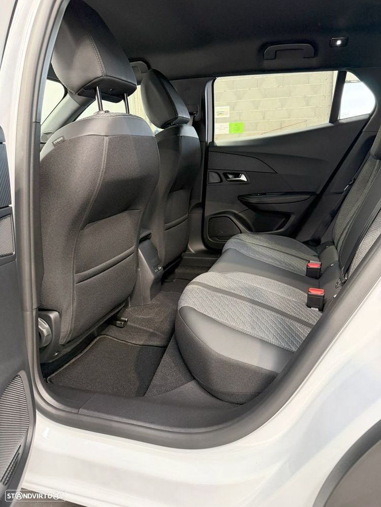 Peugeot e-2008 54 kWh Allure - 14